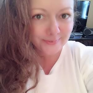 Meet your Posher, Lora